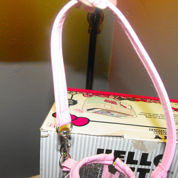 Beverage Bottle Cooler Hello Kitty with Strap - Picture 13 of 13